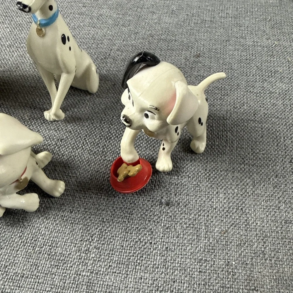 Disney 101 Dalmatians Figures Lot Of 7 Cruella‎ de Vil, With 6 Puppies